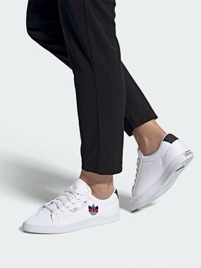 ADIDAS Sleek Women’s White Sneakers Size 10